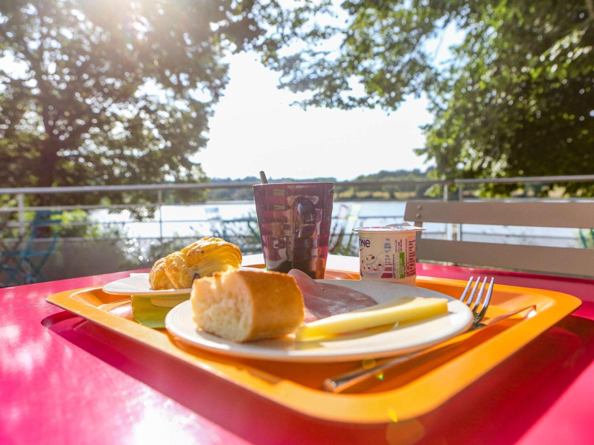 Hotel Ibis Styles Bourbon Lancy Zewnętrze zdjęcie