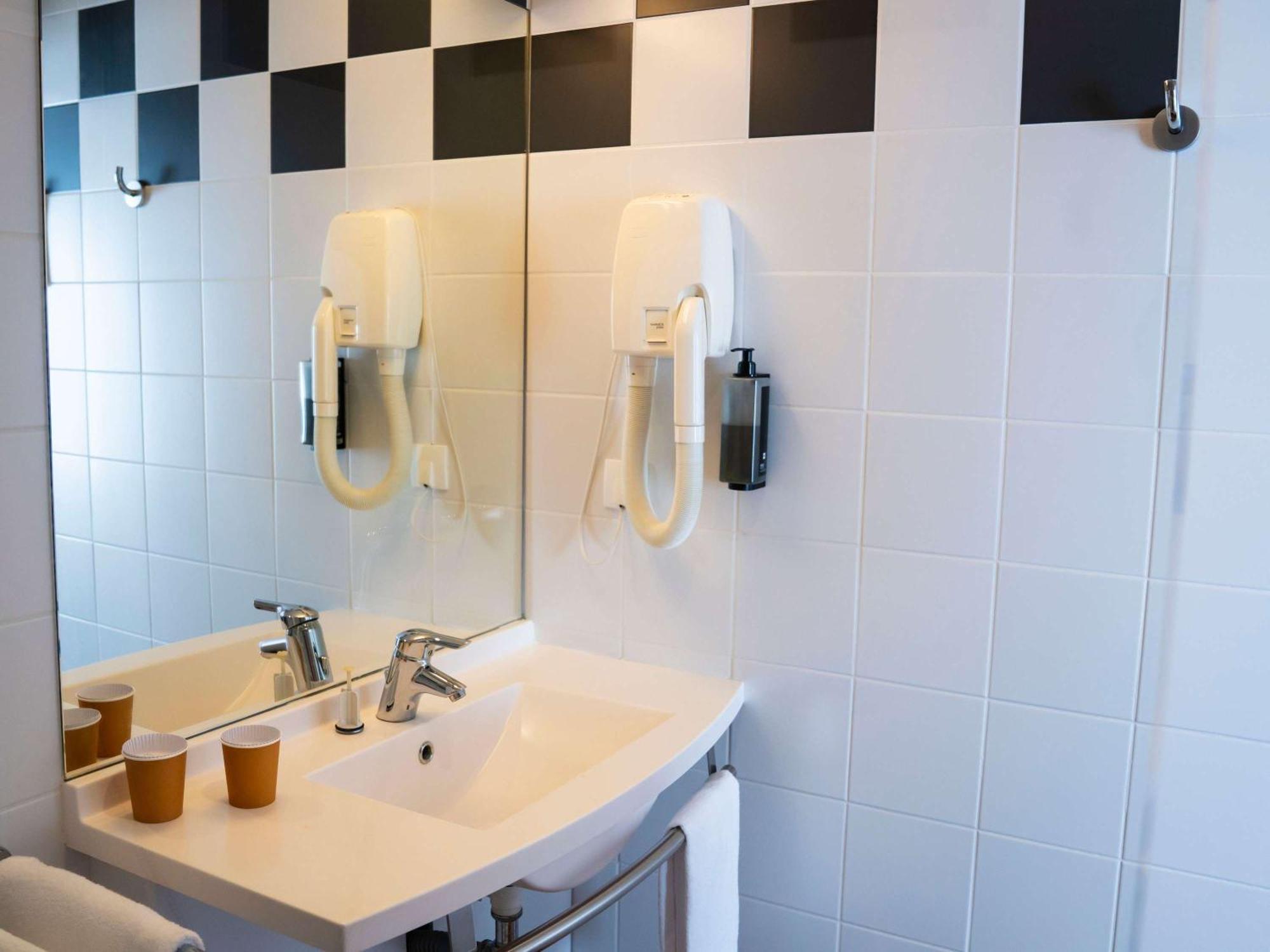 Hotel Ibis Styles Bourbon Lancy Zewnętrze zdjęcie